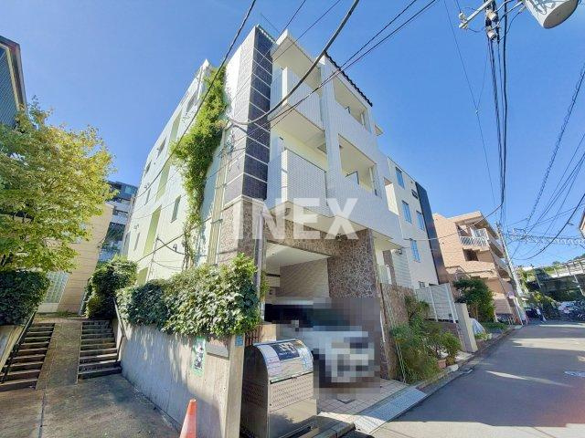 横浜市港北区錦が丘の賃貸マンションのエントランス