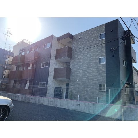 ラプレジオ小岩の外観