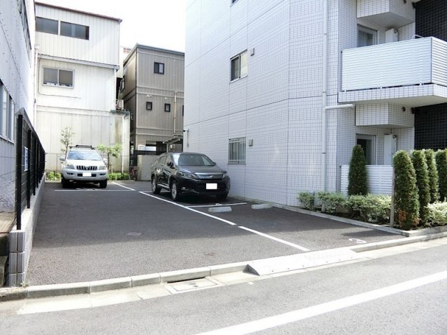 レアライズ清澄白河の駐車場
