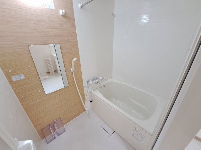 CROUD甲子園里中町の浴室