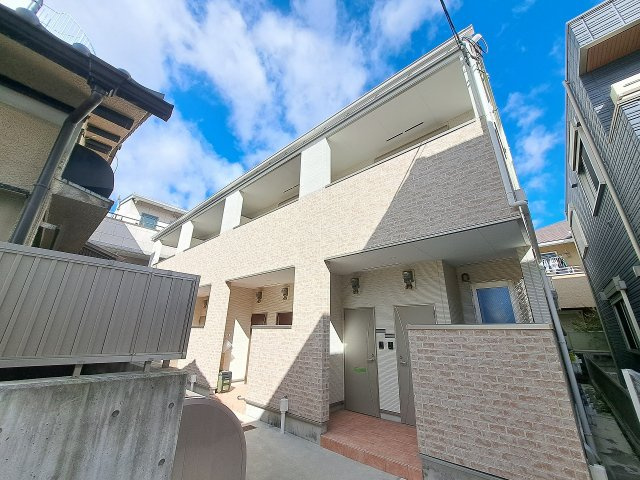 CROUD甲子園里中町の外観