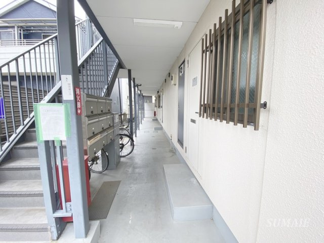 カサグランデ東大宮のエントランス|毎日通るエントランスはこのようになっています☆