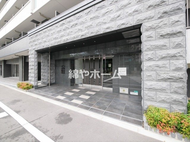 プレサンス四天王寺前夕陽ヶ丘のエントランス|ゆとりのあるエントランスです
