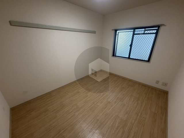 ジュネス高井田の洋室