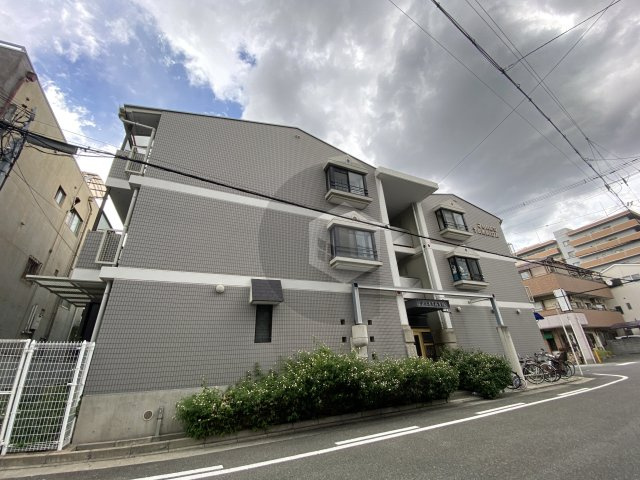 ジュネス高井田の外観
