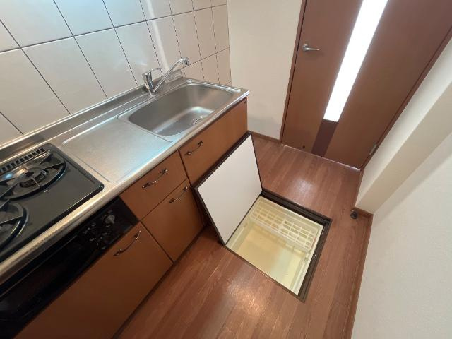 bien vivreのキッチン|床下収納