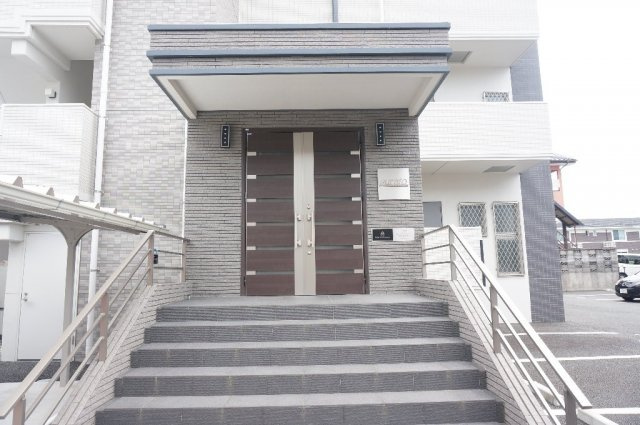 LIBTH錦ケ丘のエントランス