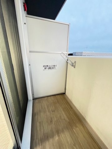 メルベージュ姫島のバルコニー|外からの目が気にならないバルコニーで洗濯物が干せます