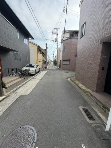 吉田5丁目　中古戸建の前面道路含む現地写真
