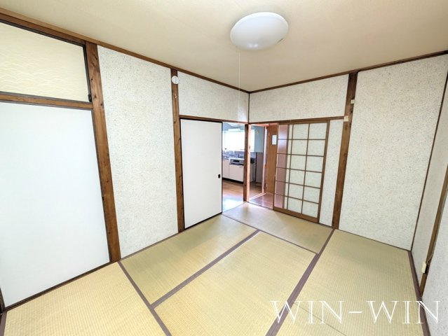 吉川町102番1貸家群の和室