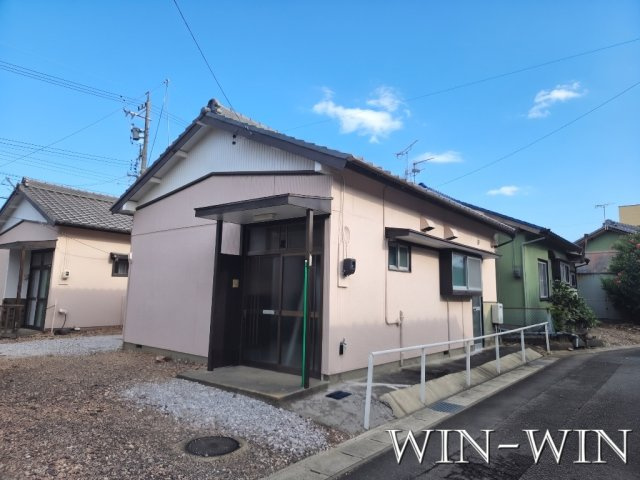 吉川町102番1貸家群の外観