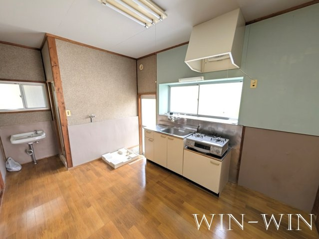 吉川町102番1貸家群のキッチン