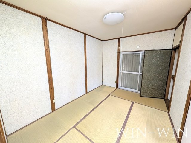 吉川町102番1貸家群の和室
