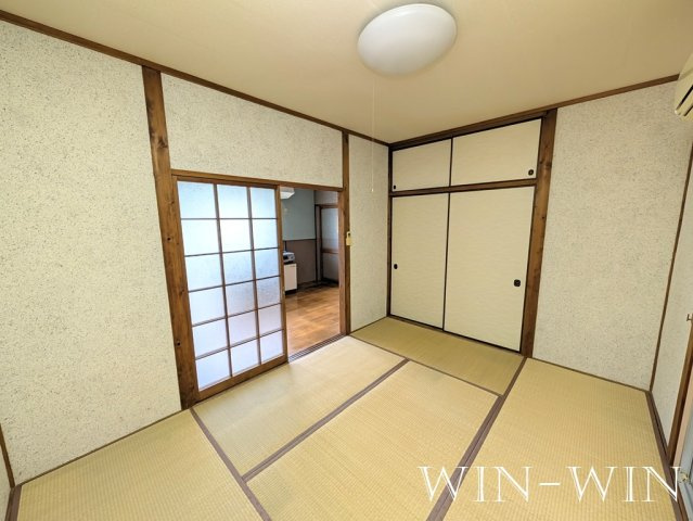 吉川町102番1貸家群の居間・リビング