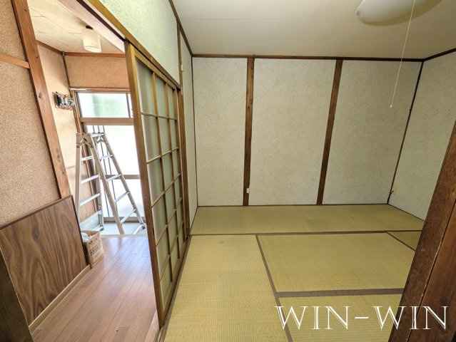 吉川町102番1貸家群の和室