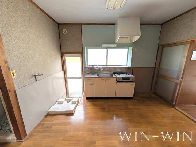 吉川町102番1貸家群の居間・リビング