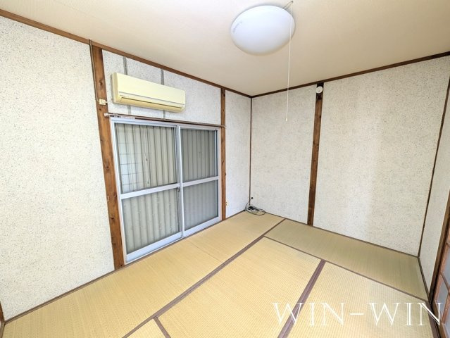 吉川町102番1貸家群の居間・リビング