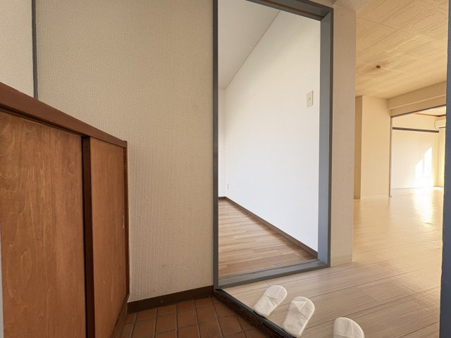 メゾン新福の玄関