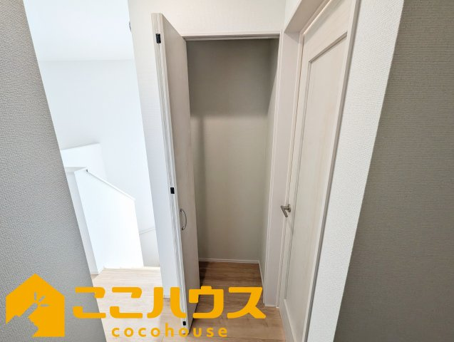 宜野湾市上原1丁目227番　ハートフルタウン　新築戸建て　全4棟　A号棟の収納|廊下収納もございます
