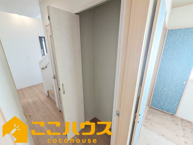 宜野湾市上原1丁目227番　ハートフルタウン　新築戸建て　全4棟　A号棟の収納|廊下収納もございます
