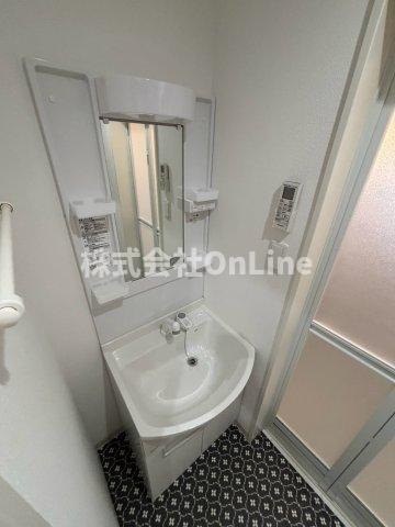 クリエオーレ菱屋東の独立洗面台