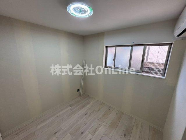 クリエオーレ菱屋東の洋室