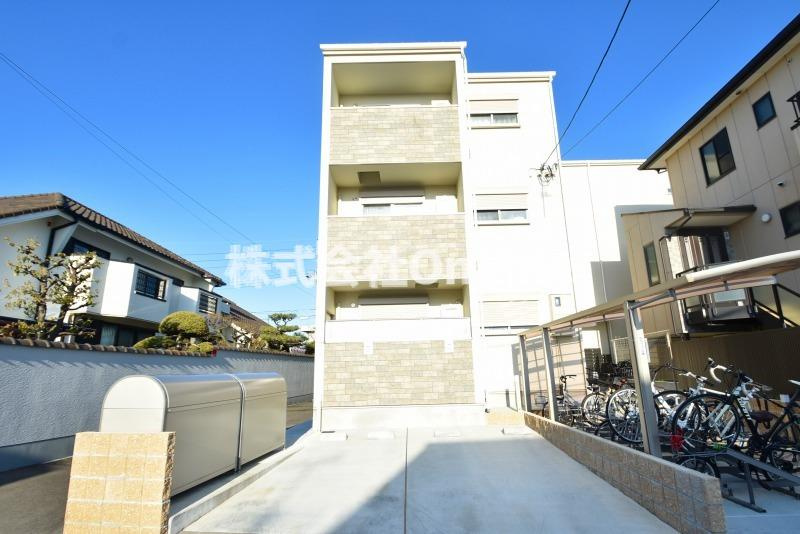 クリエオーレ菱屋東の外観