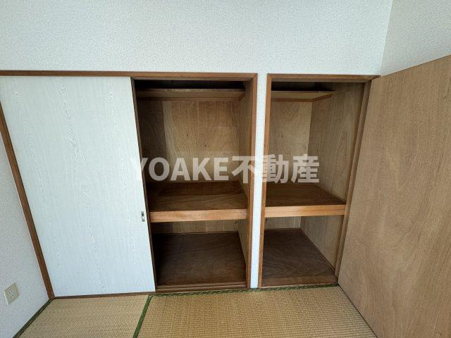 ハイクリーンコートの収納|別号室の写真となります。現況優先。