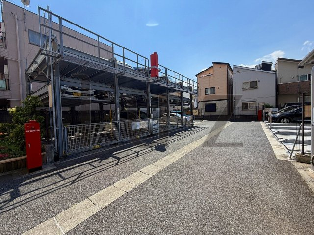 エグゼプリュート大師駅前の駐車場