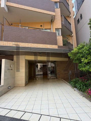 エグゼプリュート大師駅前のエントランス