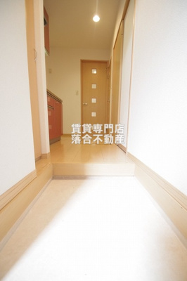 【玄関】 | トレビナ淵野辺 | ゆったりとした玄関