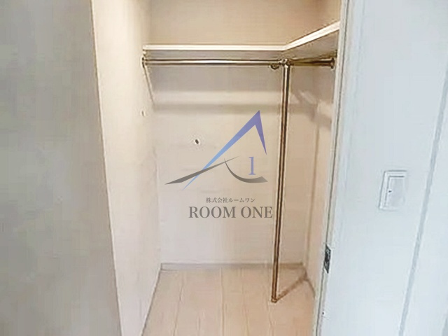 ファインクレスト護国寺の収納|ウォークインクローゼットです。