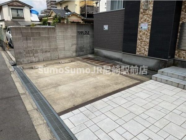大阪市西淀川区姫里１丁目のアパートの駐車場|車をお持ちの方に嬉しい駐車場付きの物件です