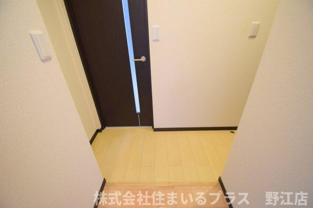 フジパレス城東永田Ⅱ番館の玄関