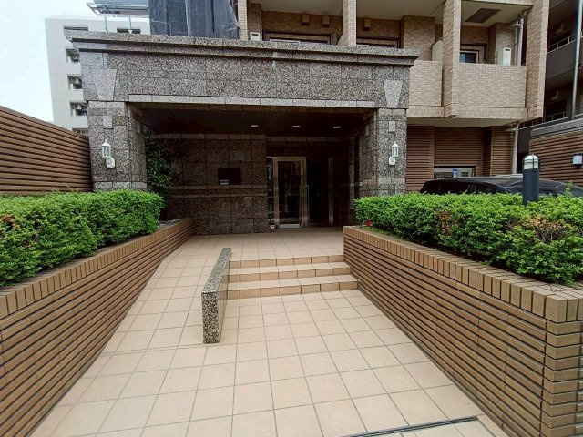 プライマル西船橋のエントランス