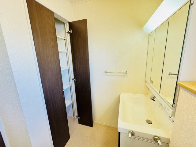 前橋市小屋原町　中古住宅の独立洗面台|前橋市小屋原町　中古住宅