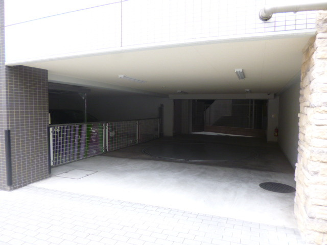 日神パレステージ板橋滝野川の駐車場|駐車場の空きはお問い合わせください。