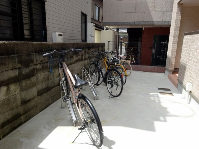 CROUD甲子園里中町のその他共用部分|自転車置けます