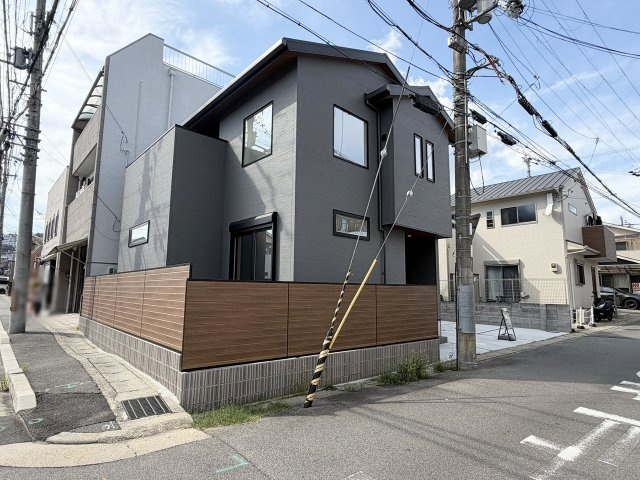 山田車塚町の外観|『南東角地！』
二方向の道路に面し、日当たり＆風通し良好♪（R8.9撮影）