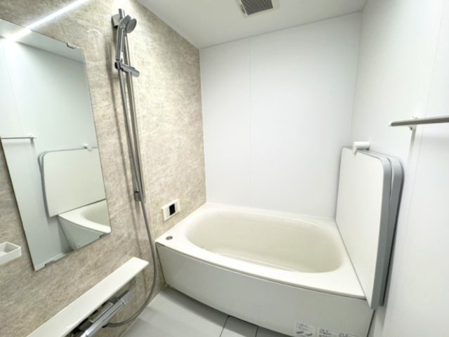 メゾン本山中町の浴室