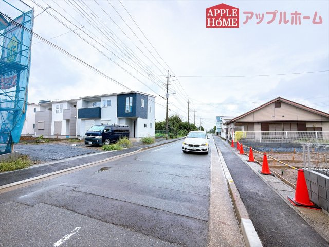 [新築住宅] 深谷市上柴町東2丁目 全6区画の前面道路含む現地写真