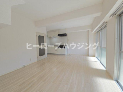 【居間・リビング】 | ハイムシンコー | ※同タイプの写真となり、実際のお部屋とは異なる場合があります
