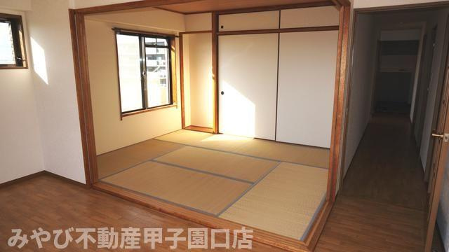 レジェンダリー小松の内装
