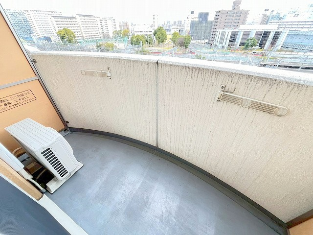 セレニテ新大阪弐番館のバルコニー