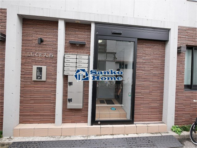 ルーチェ入谷のエントランス