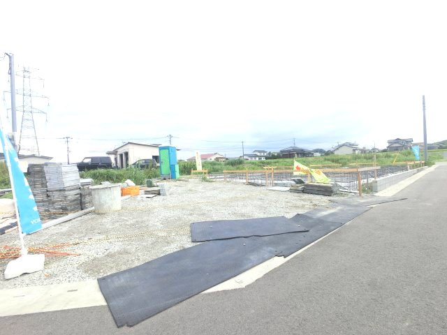 鳥栖市立石町2期の前面道路含む現地写真|11月完成予定