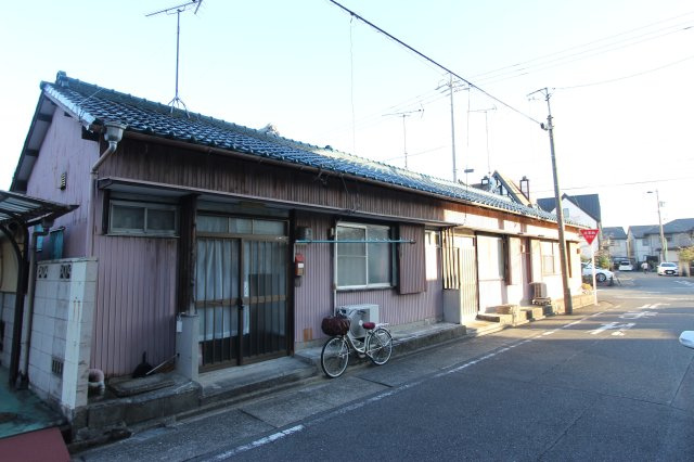 中郷2-203貸家の外観