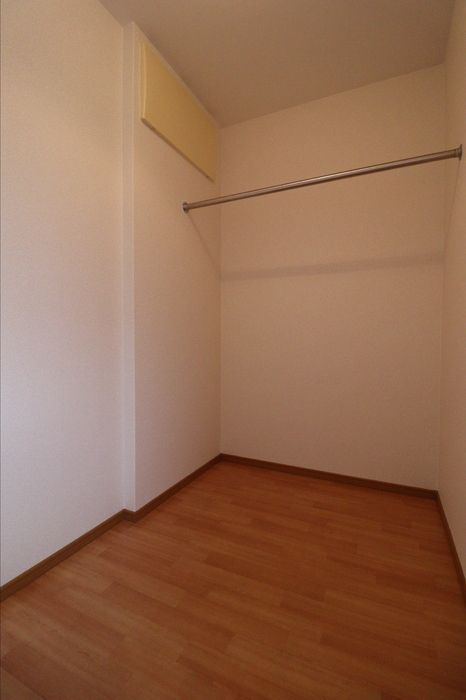 リースランド福島　A棟の収納