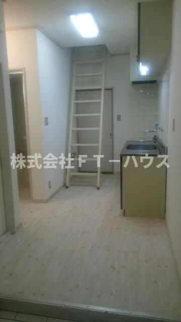 伸栄ハイツ海神の居間・リビング