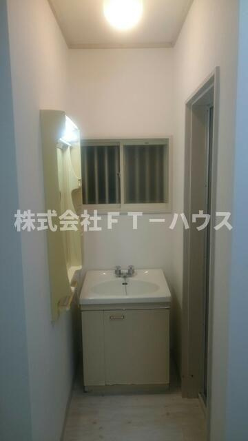伸栄ハイツ海神の独立洗面台